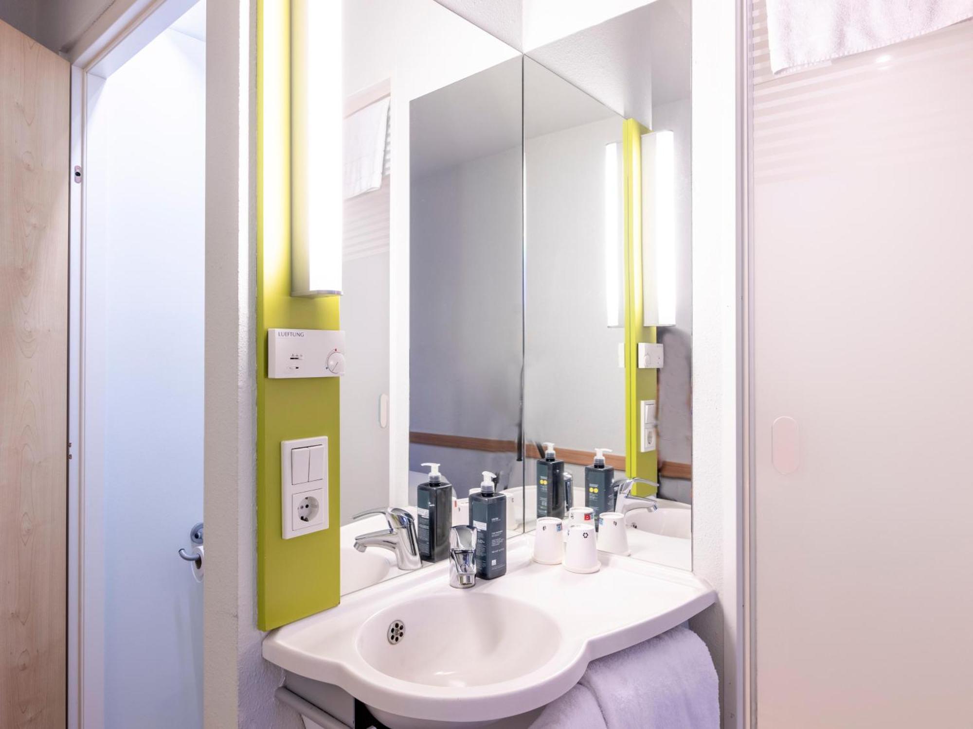 B&B Hotel Dortmund-West ภายนอก รูปภาพ